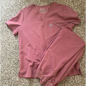 Figs scrub set. Medium pants, medium too. EUC